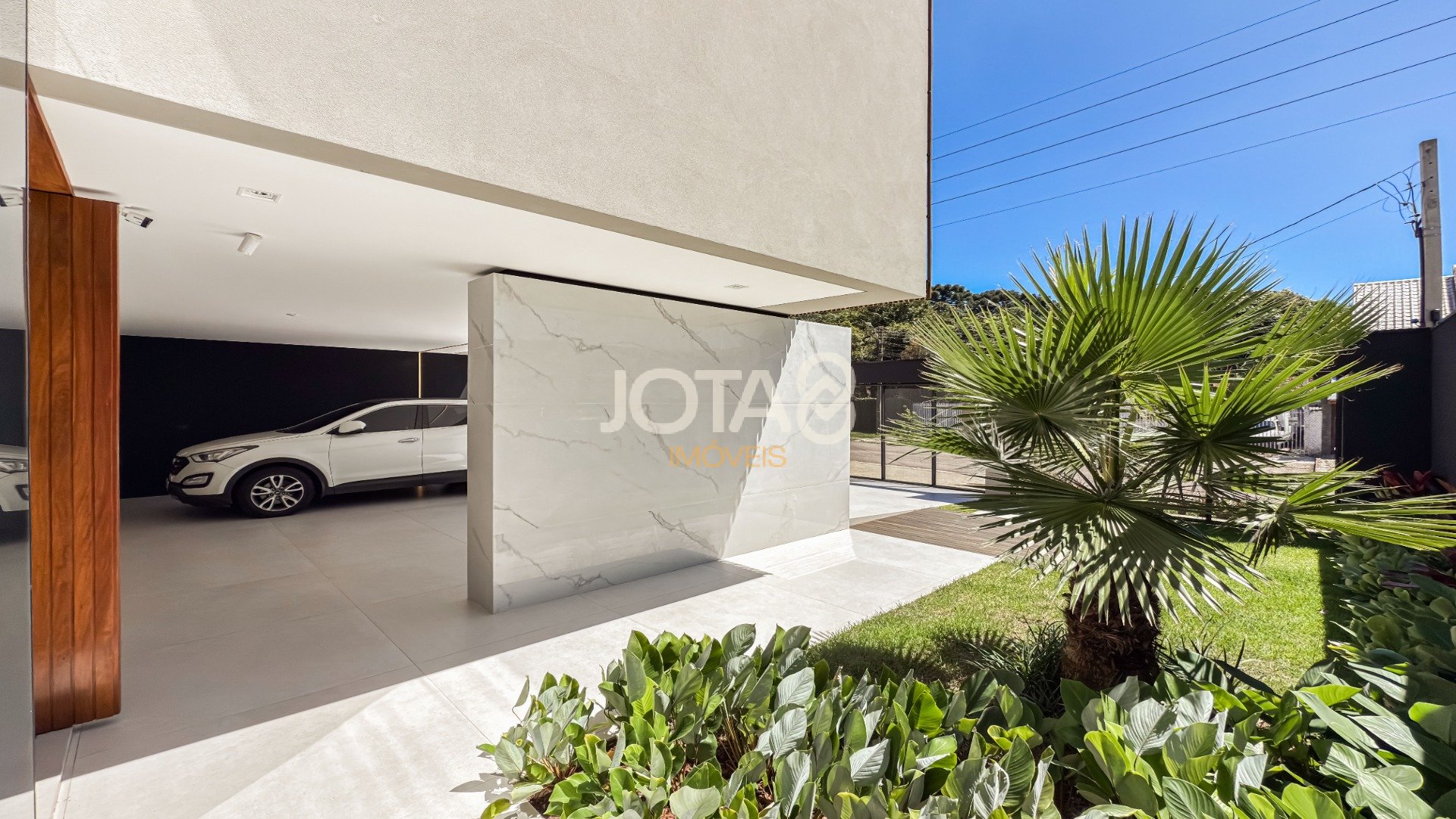 CASA NOVA, MODERNA, 3 SUÍTES, CAMPO COMPRIDO!