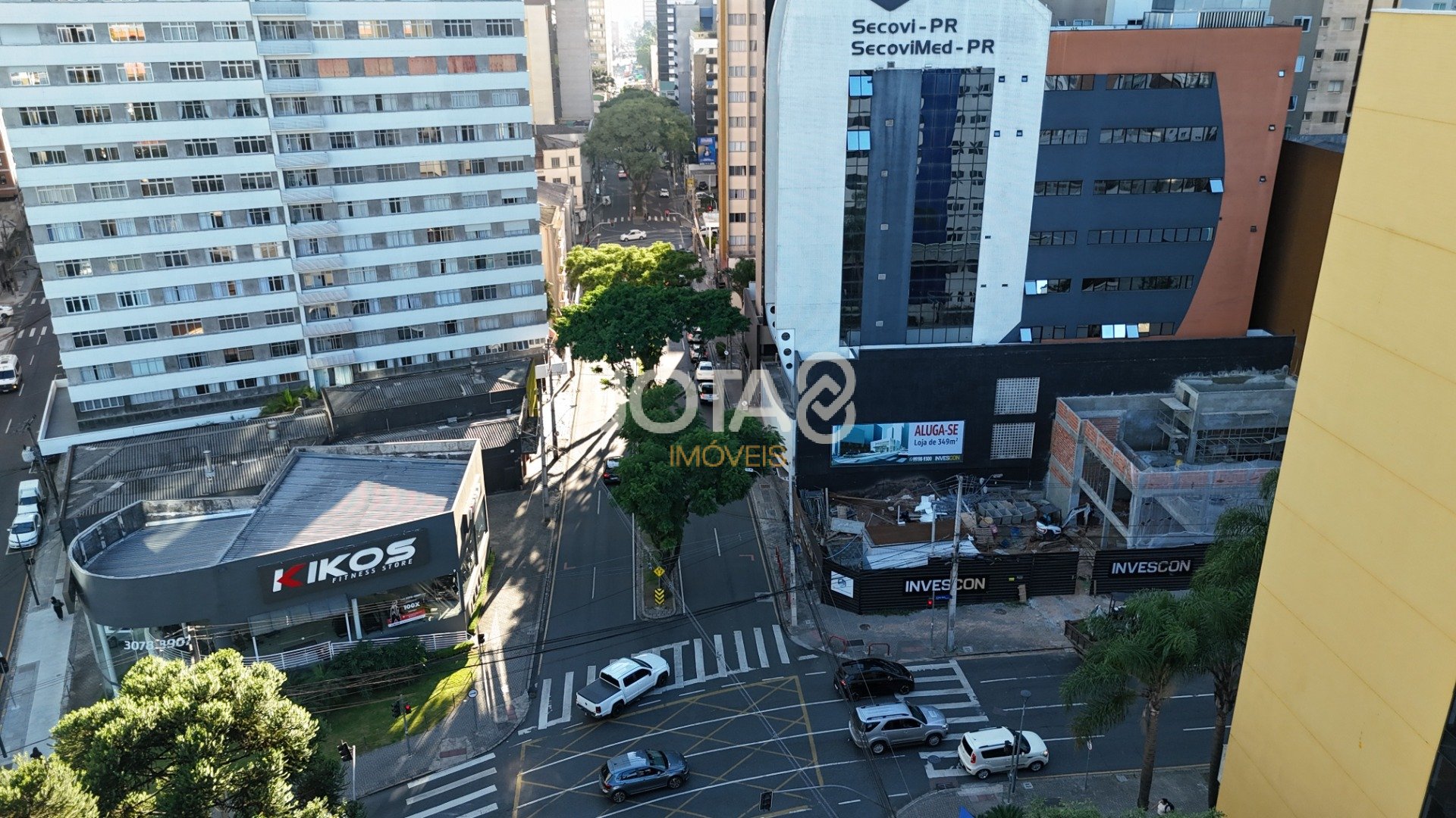 LOJA DE ESQUINA COM EXCELENTE VISIBILIDADE