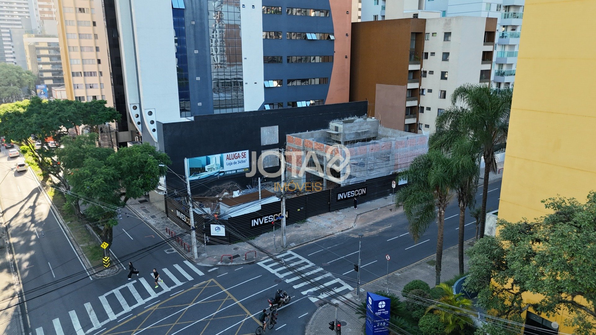 LOJA DE ESQUINA COM EXCELENTE VISIBILIDADE