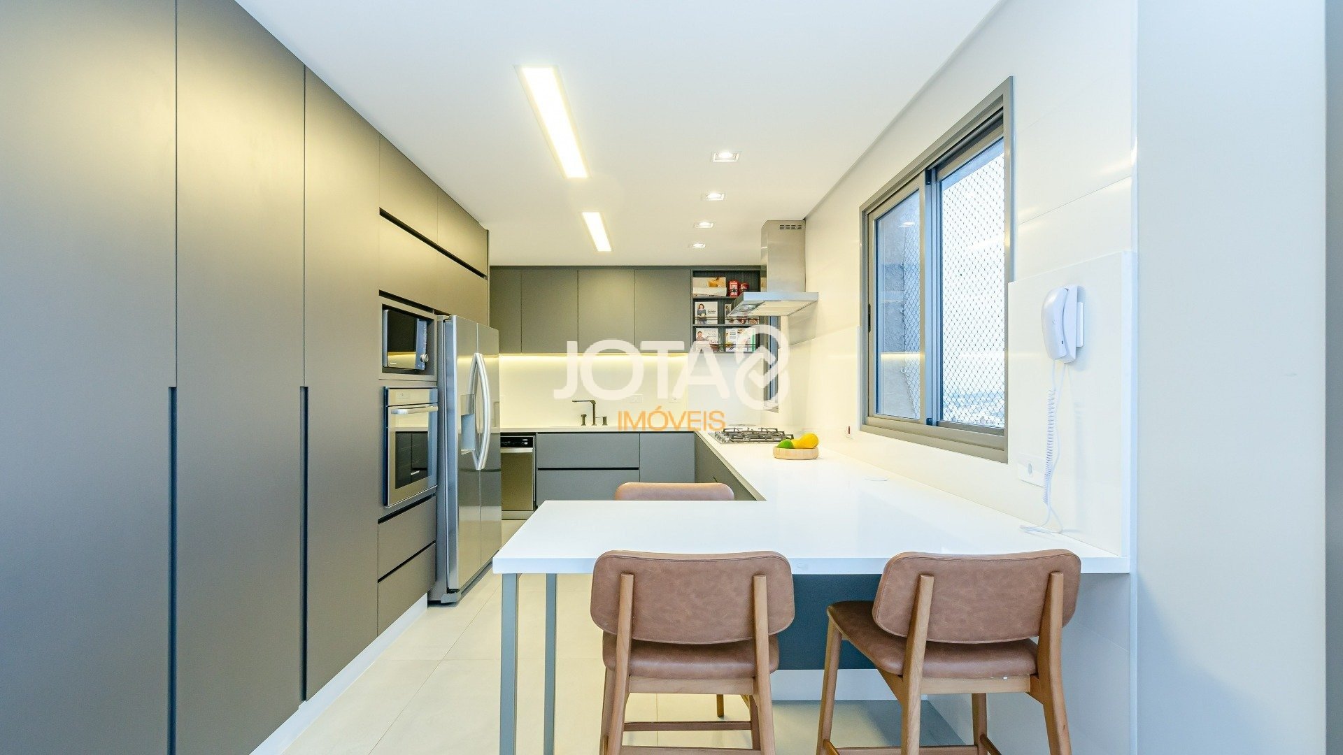 DUPLEX COM 3 SUÍTES PRÓXIMO AO SHOPPING CURITIBA COM VISTA PANORÂMICA
