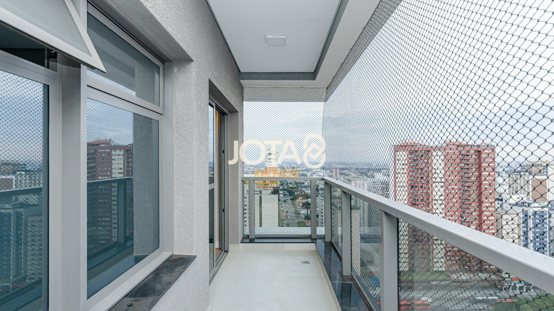 DUPLEX COM 3 SUÍTES PRÓXIMO AO SHOPPING CURITIBA COM VISTA PANORÂMICA