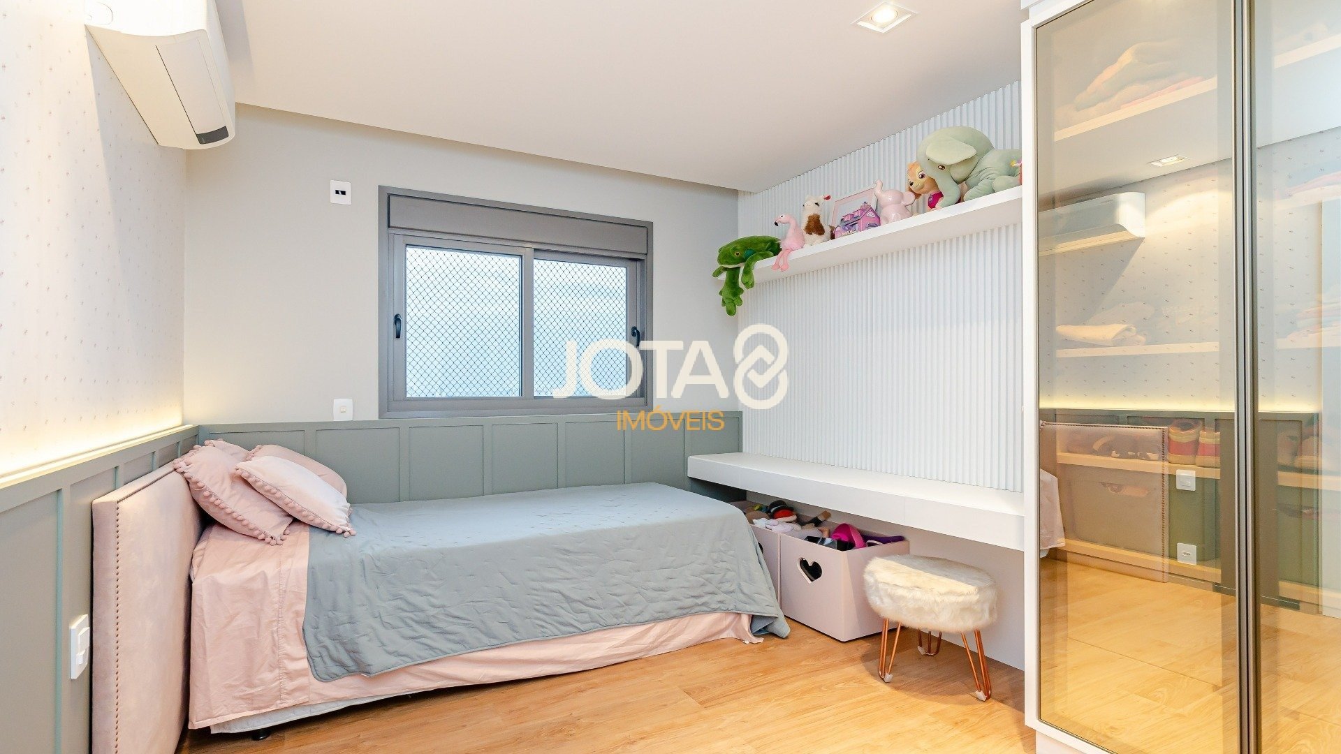 DUPLEX COM 3 SUÍTES PRÓXIMO AO SHOPPING CURITIBA COM VISTA PANORÂMICA