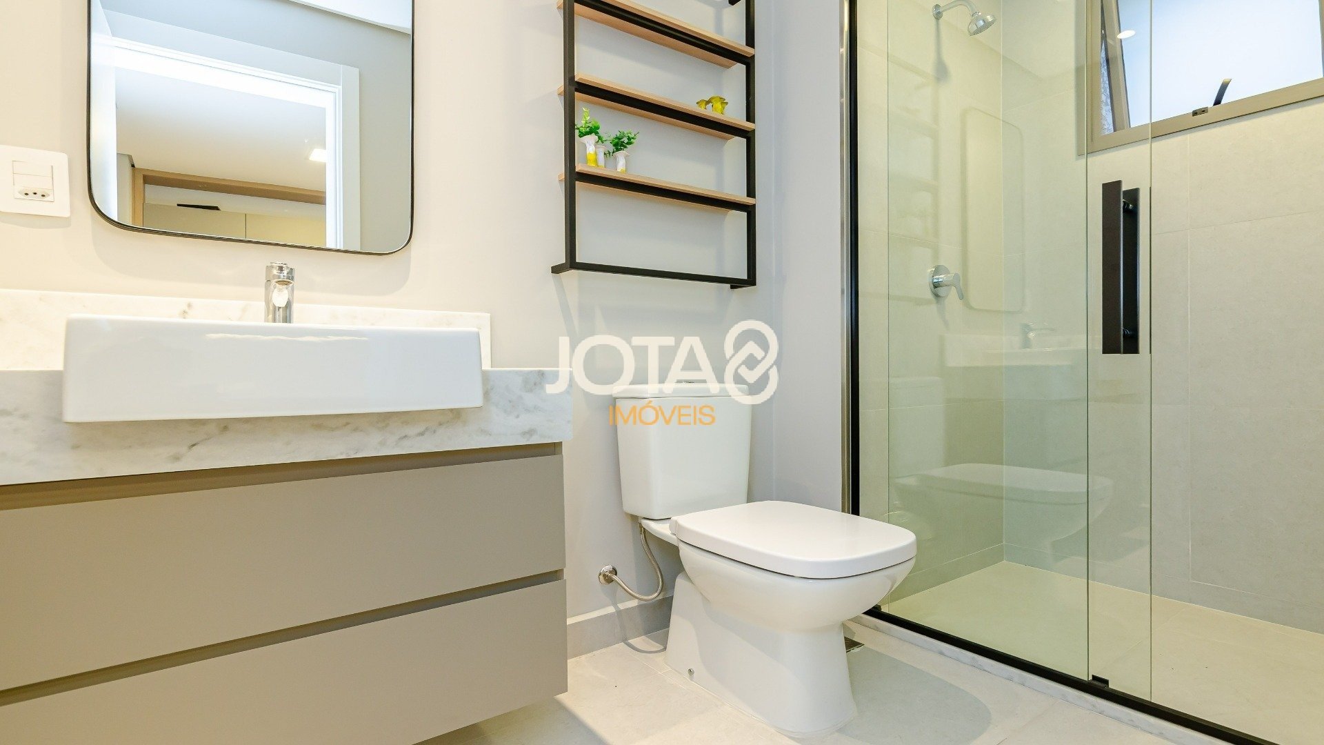 DUPLEX COM 3 SUÍTES PRÓXIMO AO SHOPPING CURITIBA COM VISTA PANORÂMICA
