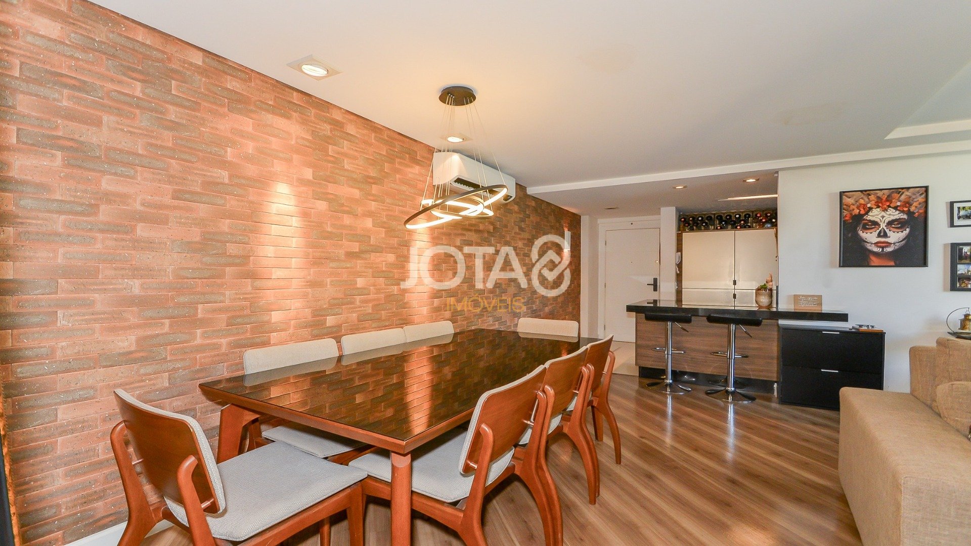 APARTAMENTO SEMI MOBILIADO COM 2 VAGAS NO JUVEVÊ