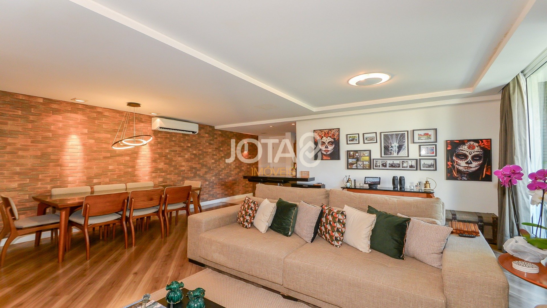 APARTAMENTO SEMI MOBILIADO COM 2 VAGAS NO JUVEVÊ