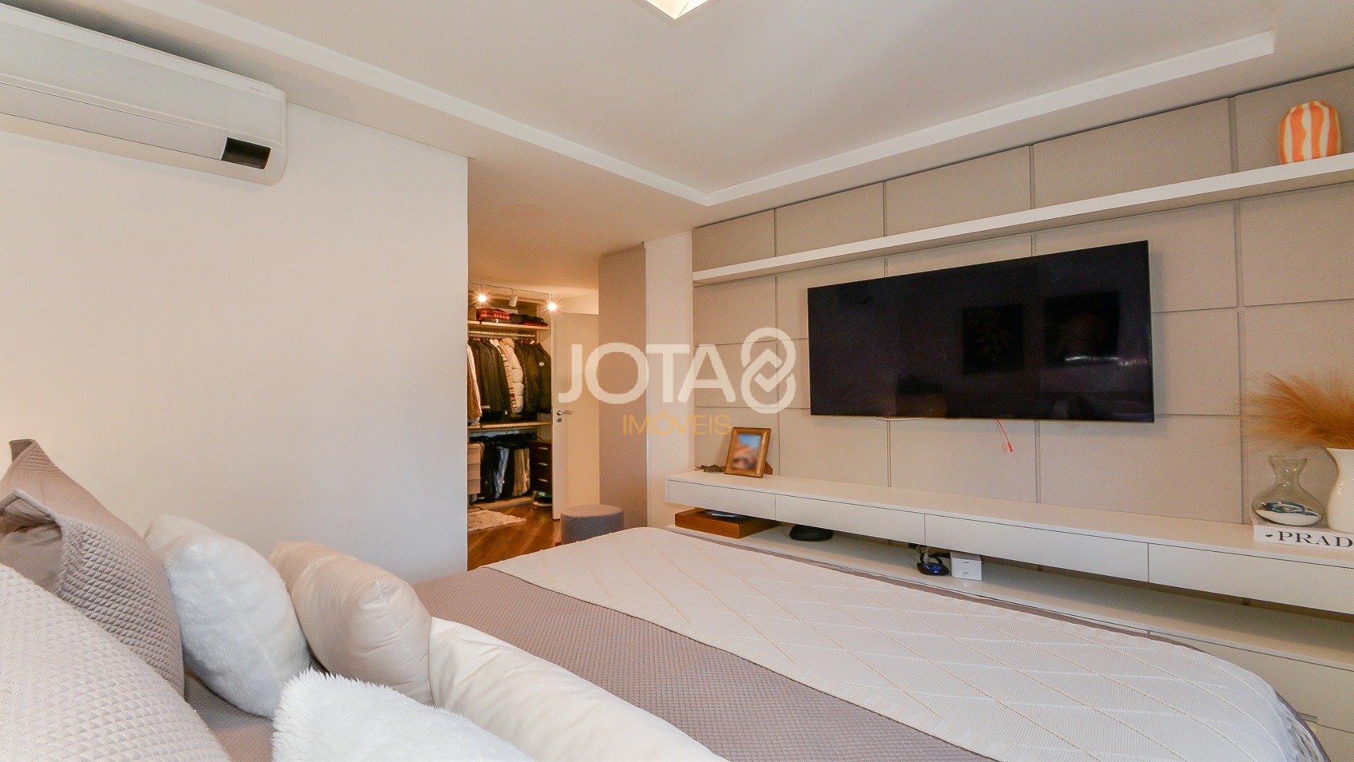 APARTAMENTO SEMI MOBILIADO COM 2 VAGAS NO JUVEVÊ