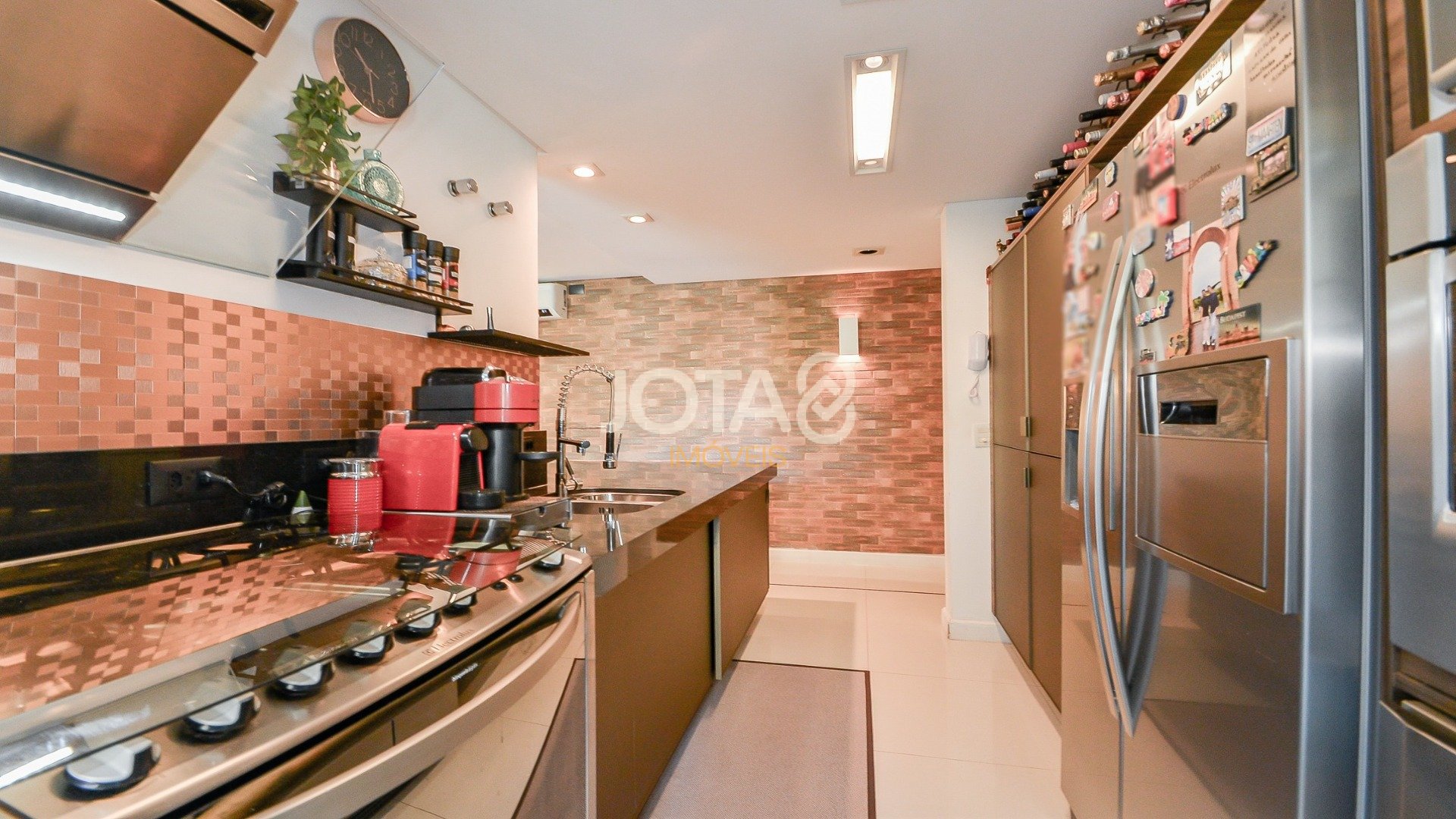 APARTAMENTO SEMI MOBILIADO COM 2 VAGAS NO JUVEVÊ