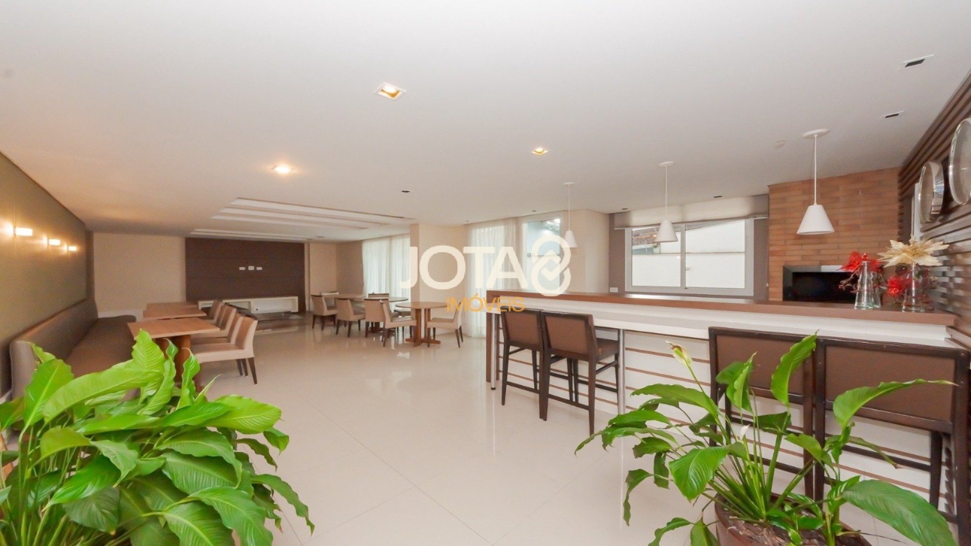 APARTAMENTO SEMI MOBILIADO COM 2 VAGAS NO JUVEVÊ
