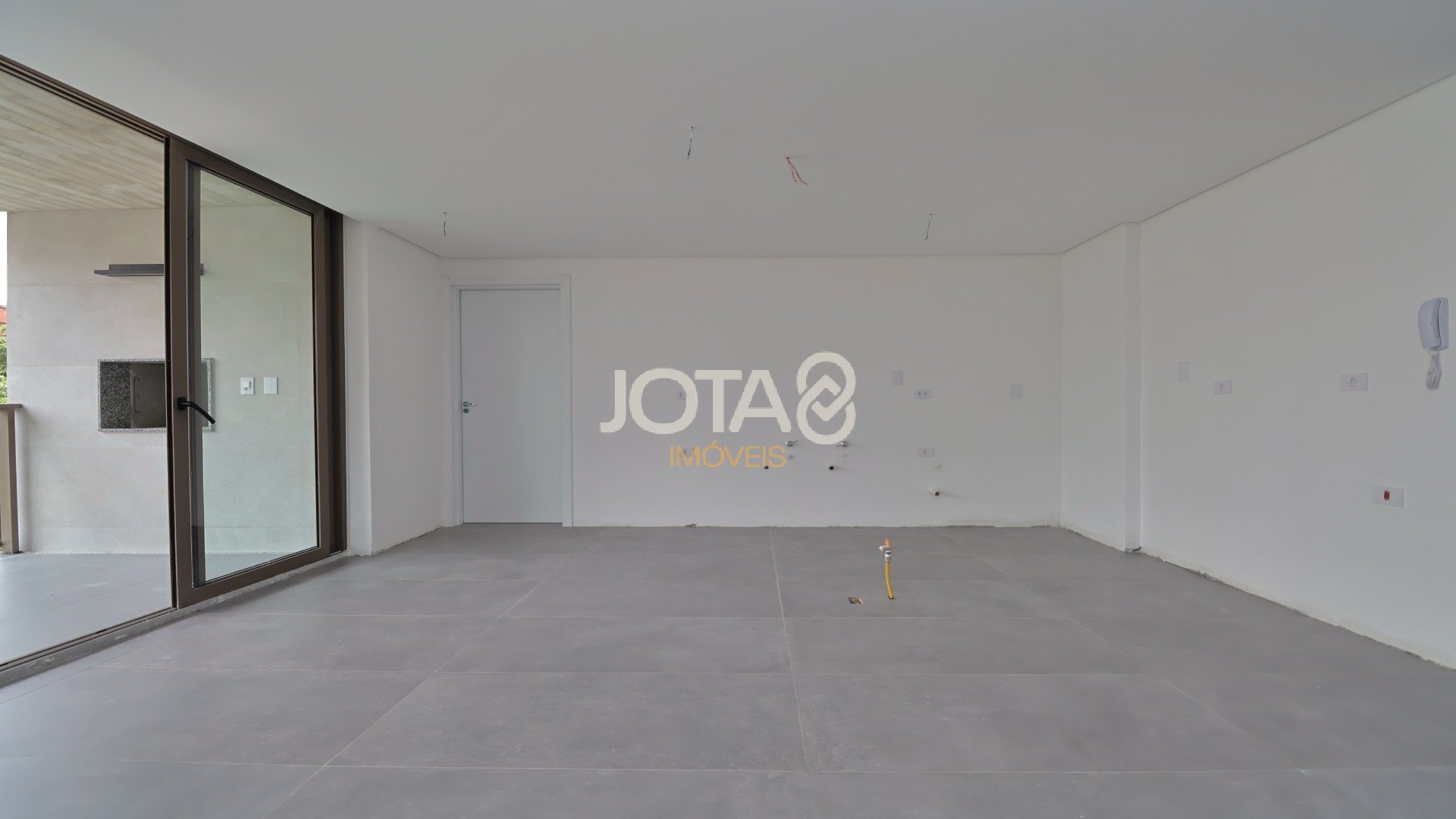 APARTAMENTO COM 3 QUARTOS NO BATEL!