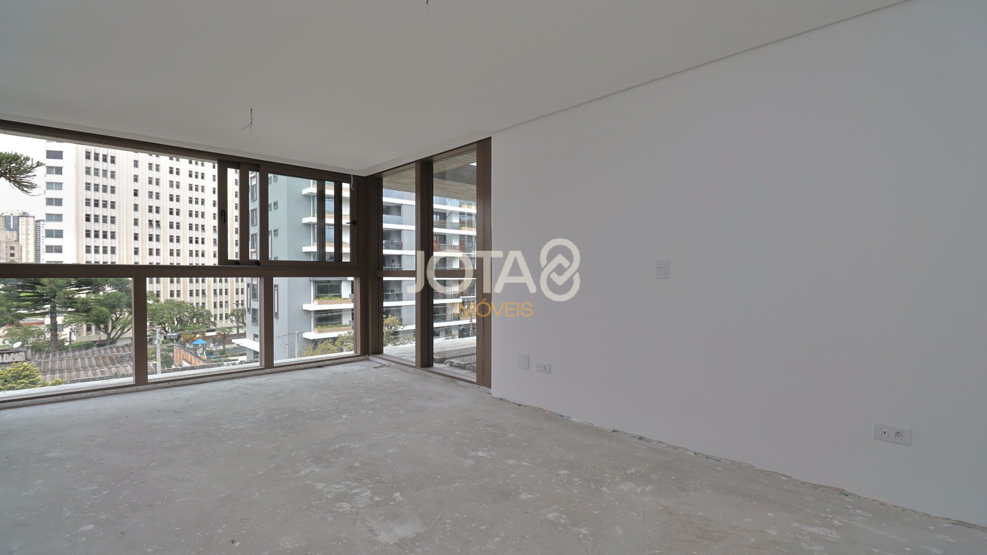 APARTAMENTO COM 3 QUARTOS NO BATEL!
