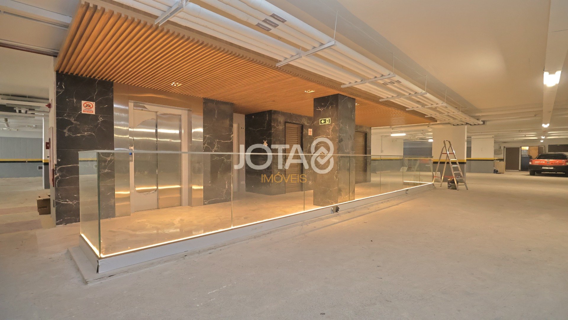APARTAMENTO COM 3 QUARTOS NO BATEL!