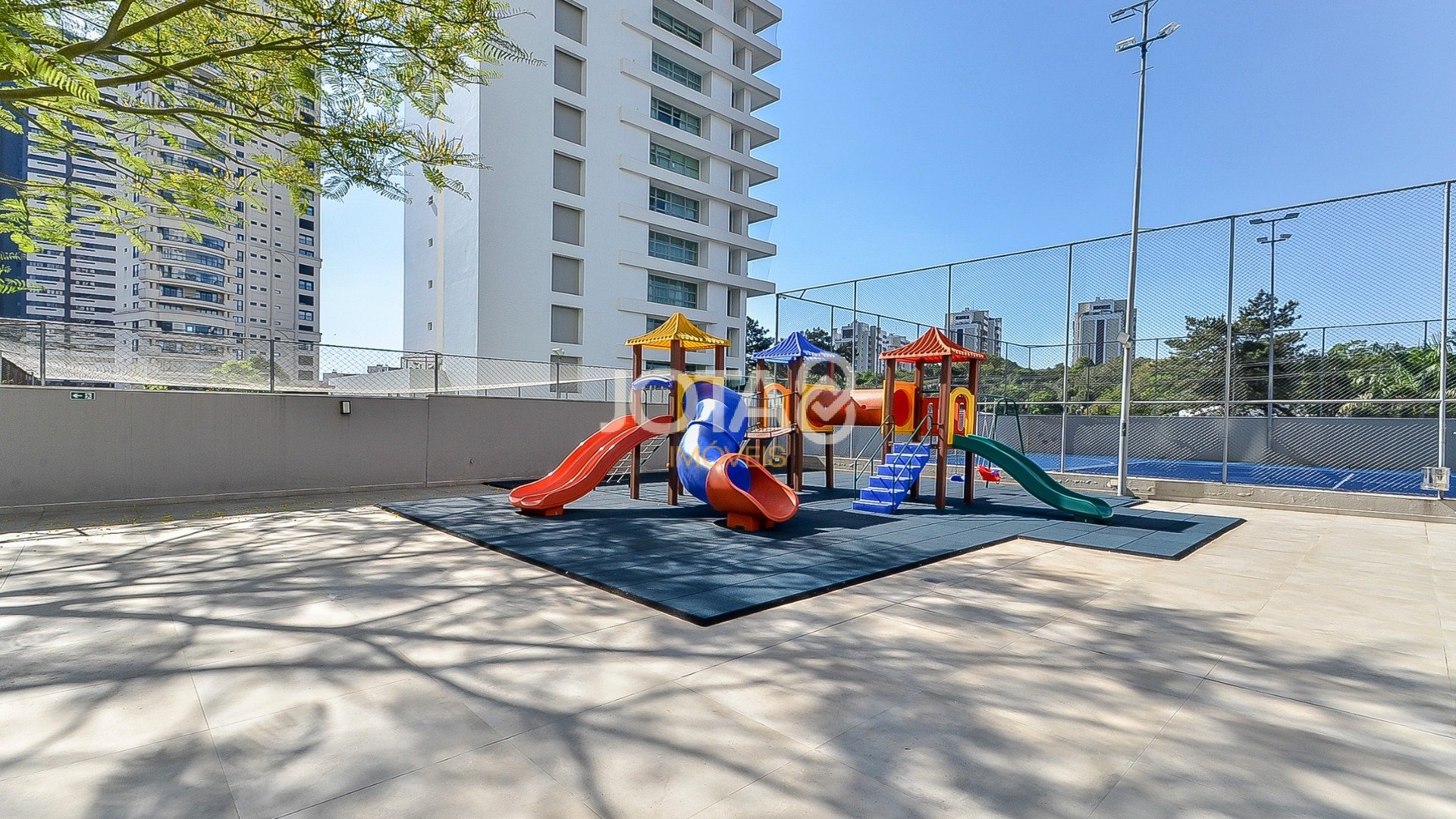 APARTAMENTO COM 3 SUÍTES E FACE NORTE NO ECOVILLE