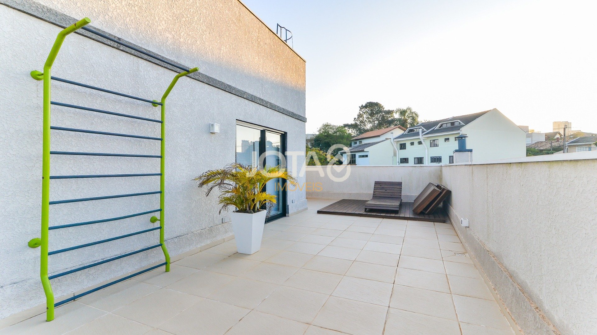 APTO FACE NORTE MOBILIADO COM 2 QUARTOS ECOVILLE