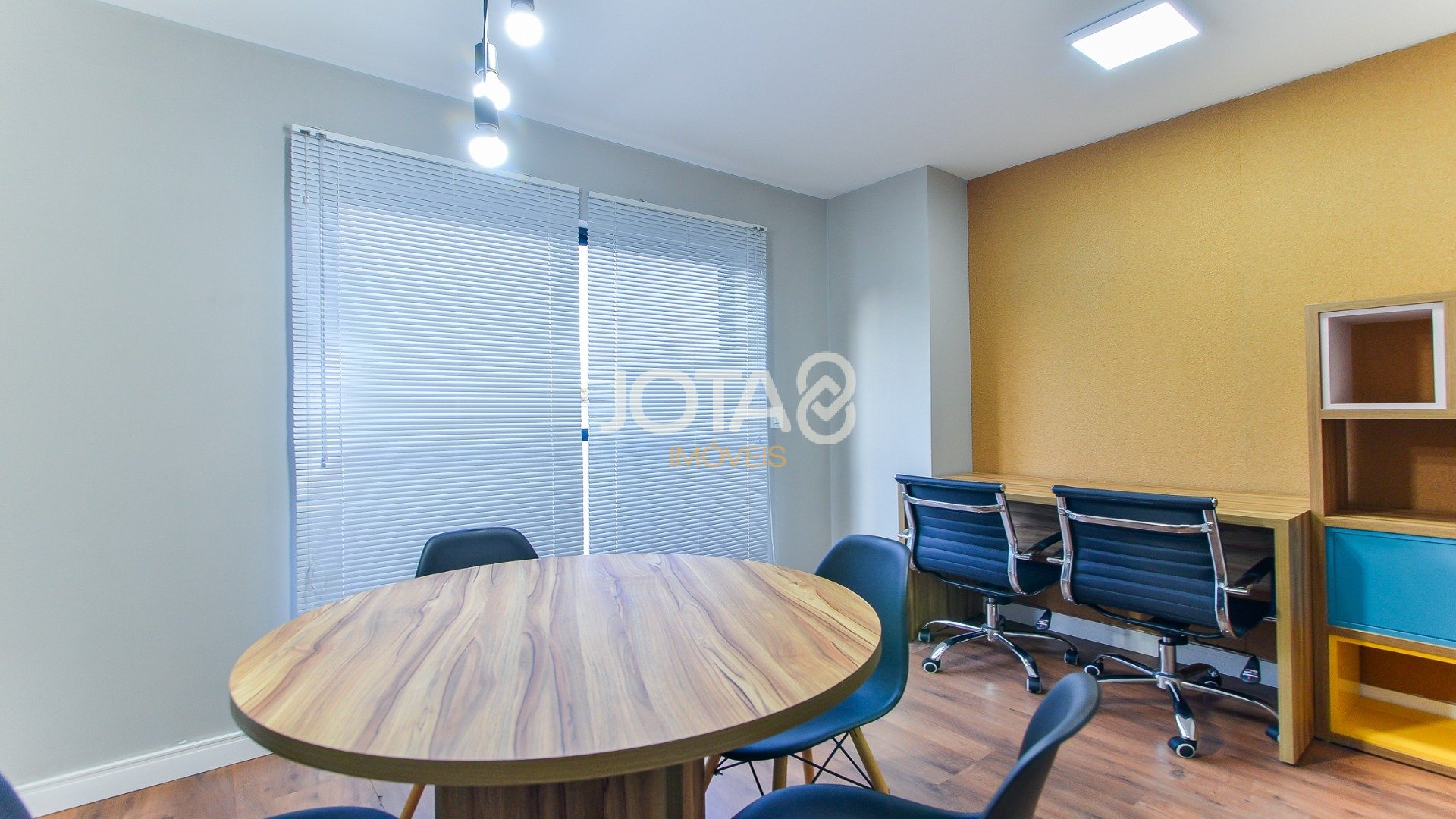 APTO FACE NORTE MOBILIADO COM 2 QUARTOS ECOVILLE