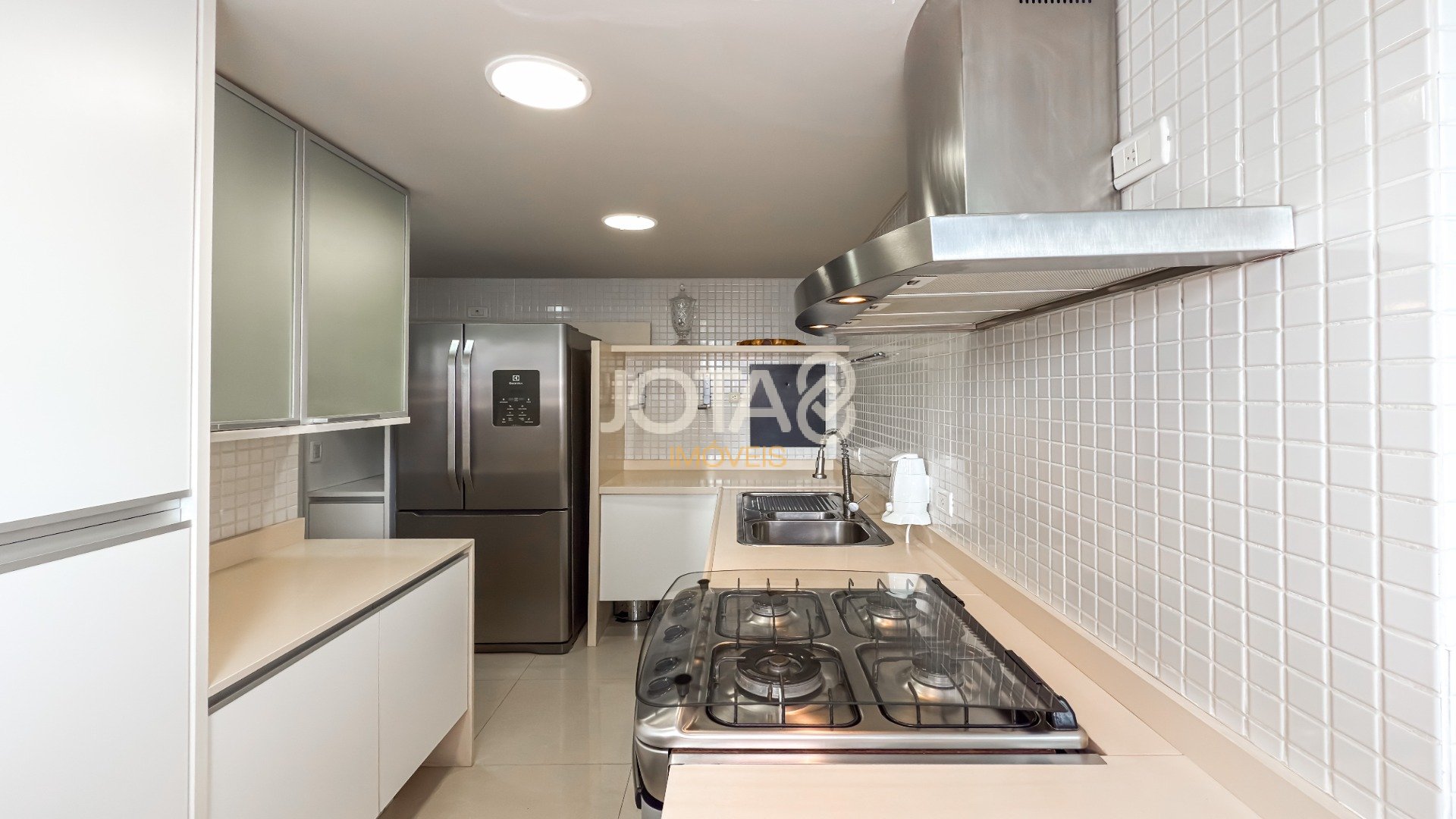 DUPLEX 2 QUARTOS LINDO NO BATEL SOHO