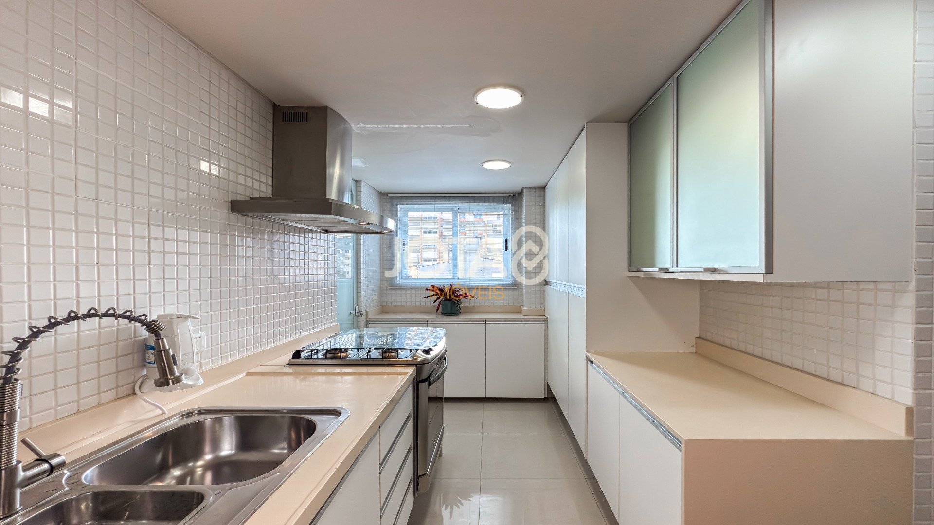 DUPLEX 2 QUARTOS LINDO NO BATEL SOHO
