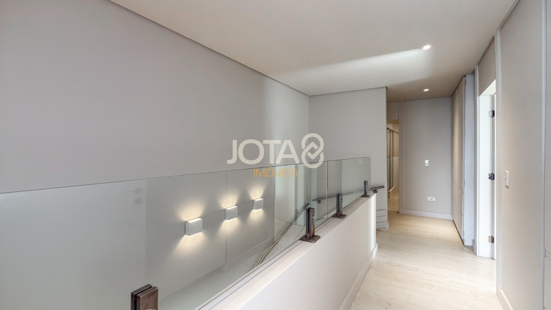 DUPLEX 2 QUARTOS LINDO NO BATEL SOHO