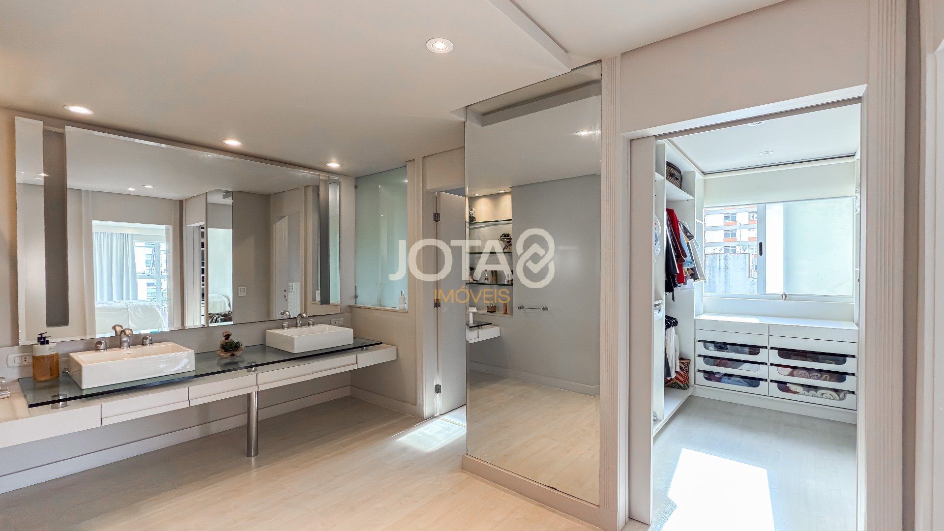 DUPLEX 2 QUARTOS LINDO NO BATEL SOHO