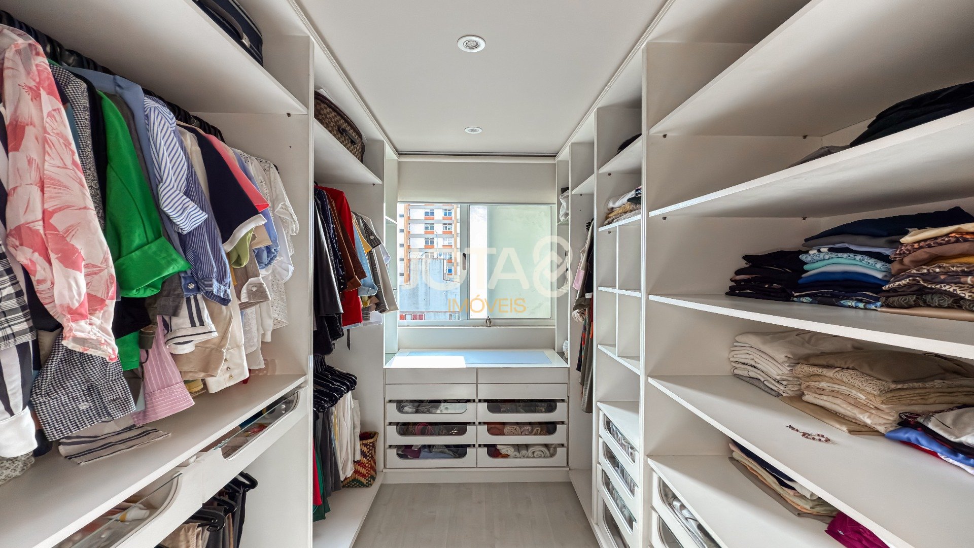 DUPLEX 2 QUARTOS LINDO NO BATEL SOHO