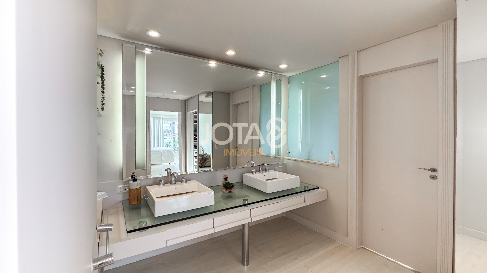 DUPLEX 2 QUARTOS LINDO NO BATEL SOHO