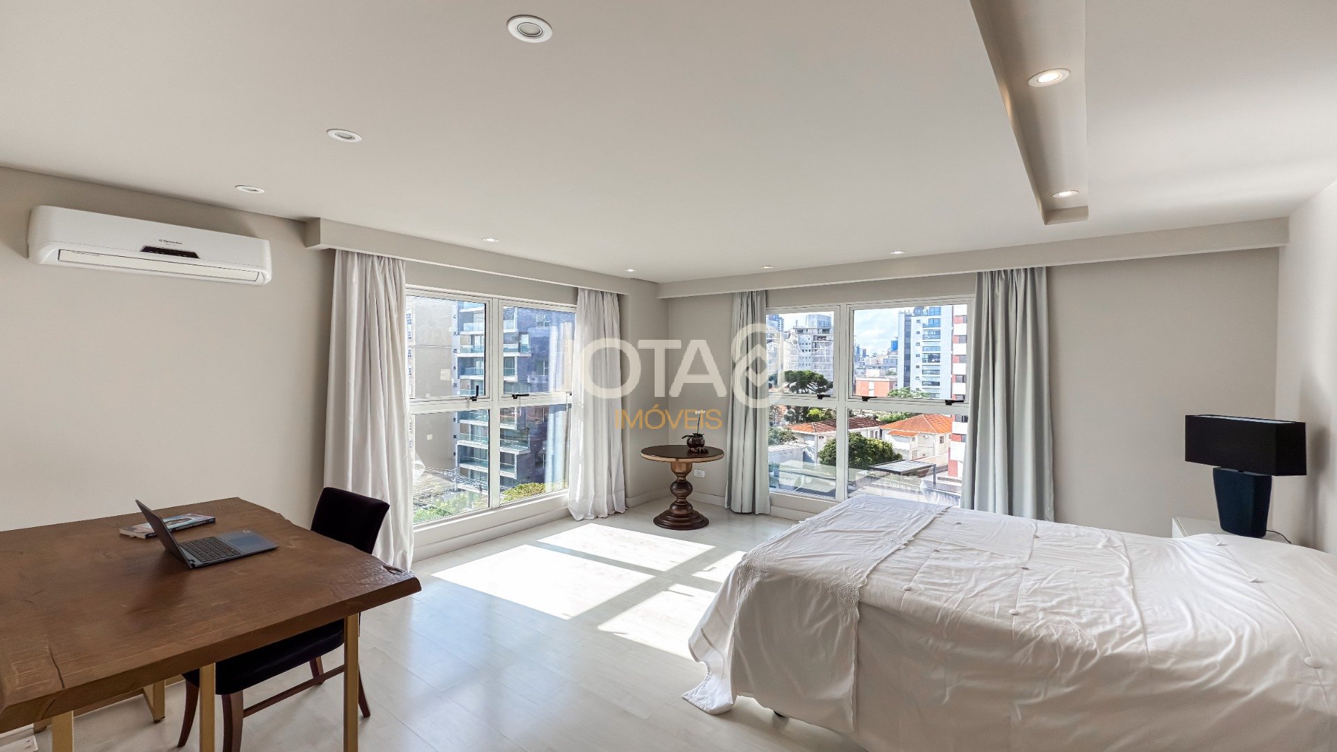 DUPLEX 2 QUARTOS LINDO NO BATEL SOHO