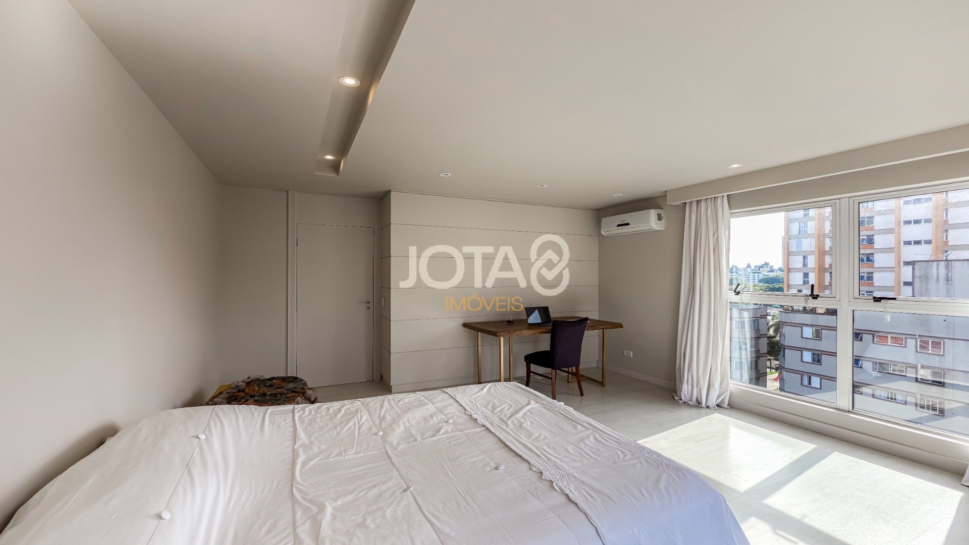 DUPLEX 2 QUARTOS LINDO NO BATEL SOHO