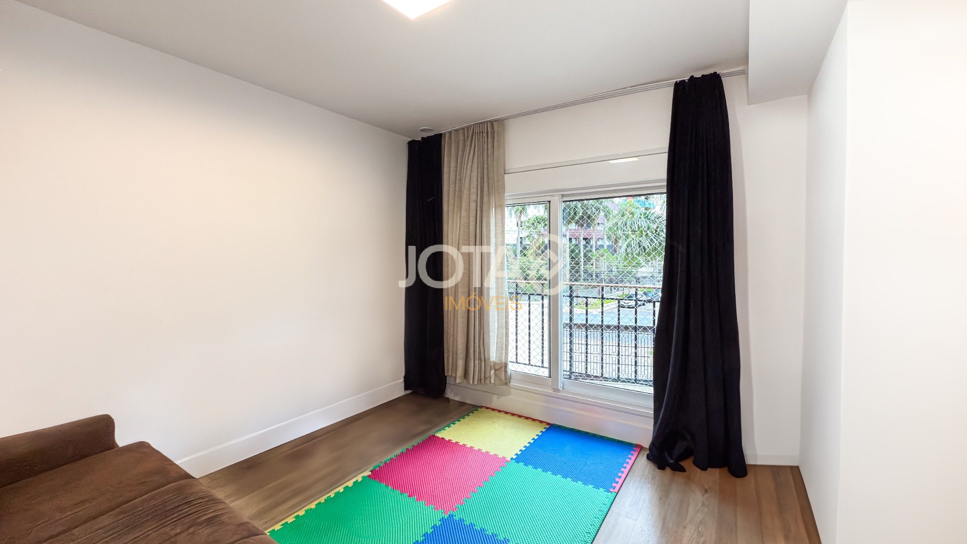 APARTAMENTO COM 3 SUÍTES E 3 VAGAS NO CABRAL