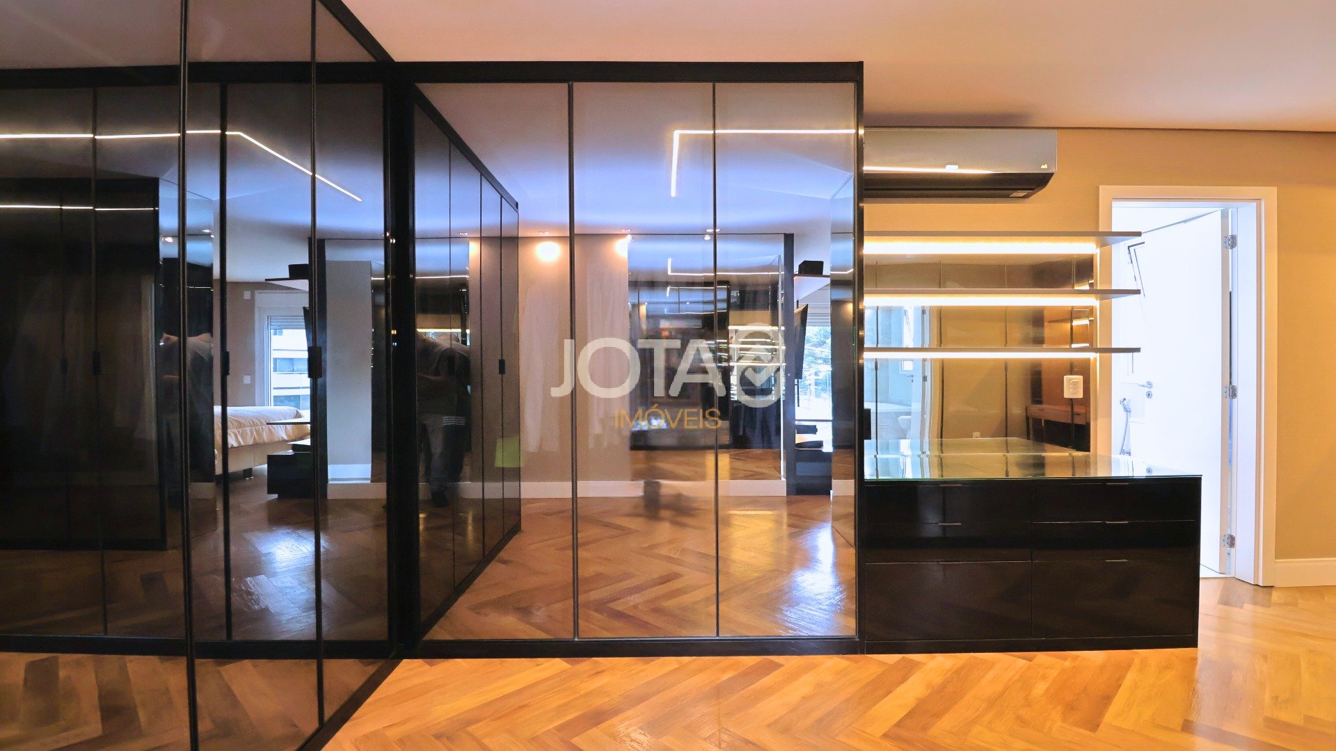 PRIMEIRA LOCAÇÃO - APARTAMENTO MOBILIADO COM 4 SUÍTES NO ECOVILLE!