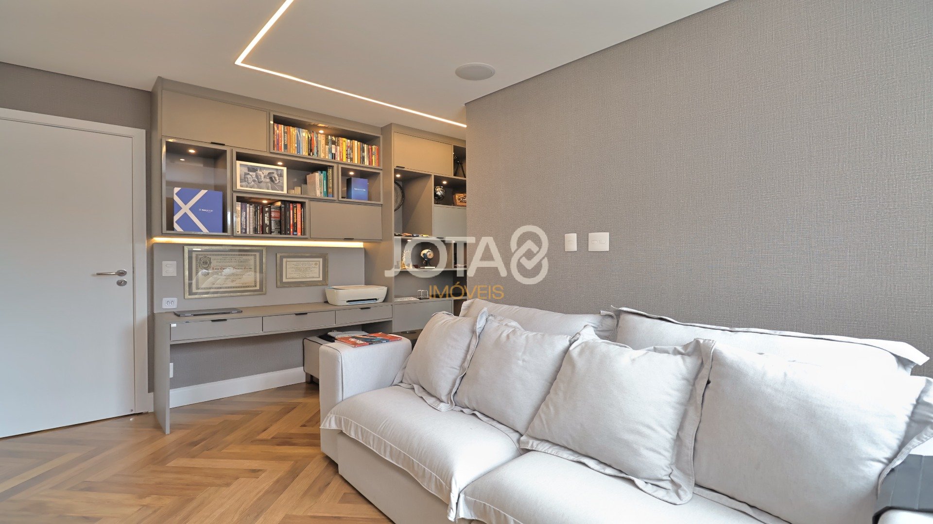 PRIMEIRA LOCAÇÃO - APARTAMENTO MOBILIADO COM 4 SUÍTES NO ECOVILLE!