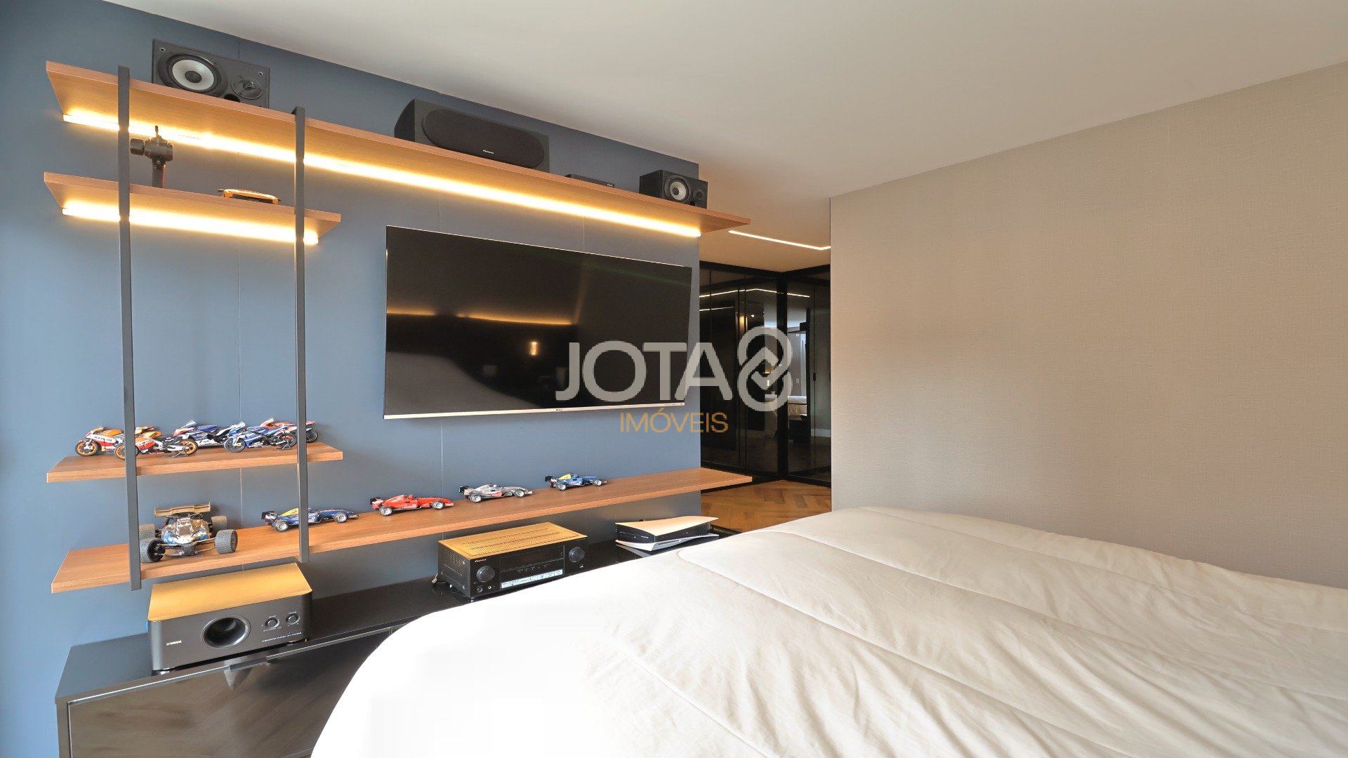 PRIMEIRA LOCAÇÃO - APARTAMENTO MOBILIADO COM 4 SUÍTES NO ECOVILLE!