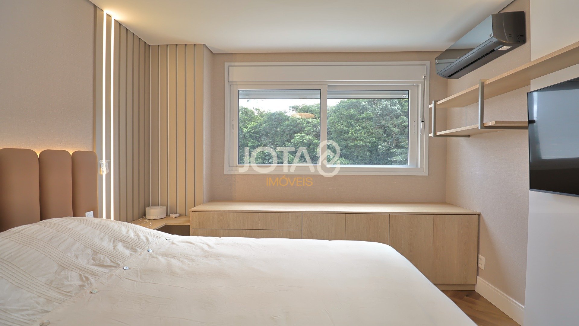 PRIMEIRA LOCAÇÃO - APARTAMENTO MOBILIADO COM 4 SUÍTES NO ECOVILLE!