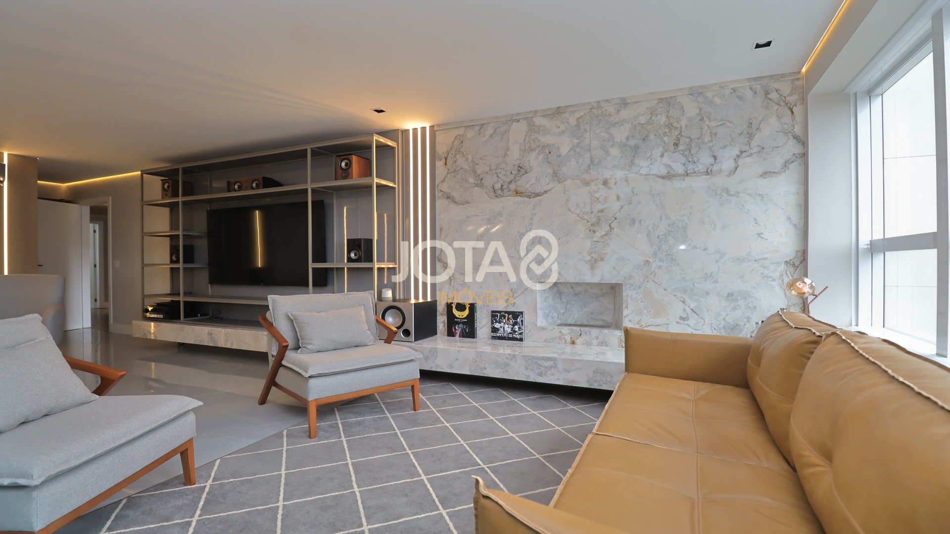 PRIMEIRA LOCAÇÃO - APARTAMENTO MOBILIADO COM 4 SUÍTES NO ECOVILLE!