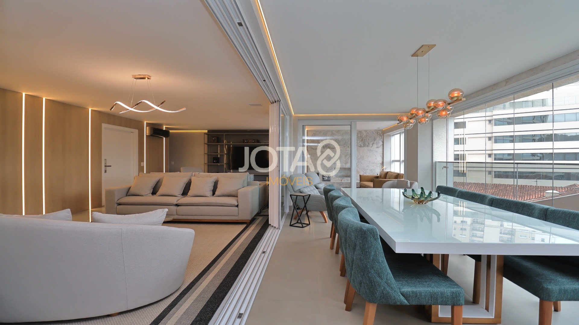 Foto de destaque Primeira locação - apartamento mobiliado com 4 suítes no ecoville!