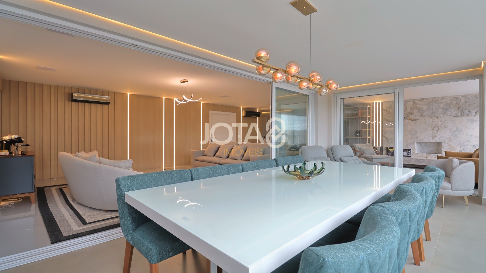 PRIMEIRA LOCAÇÃO - APARTAMENTO MOBILIADO COM 4 SUÍTES NO ECOVILLE!