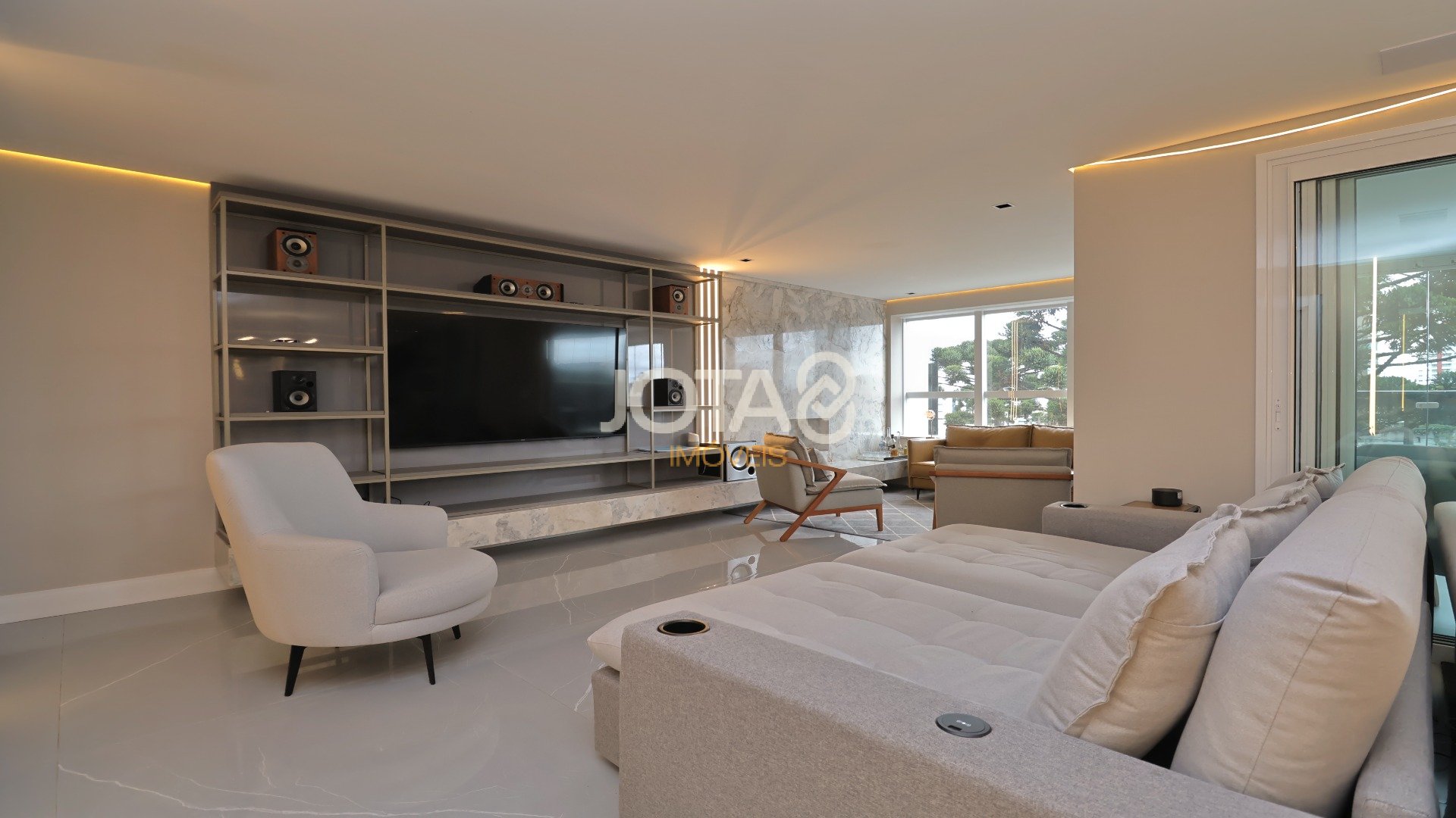 PRIMEIRA LOCAÇÃO - APARTAMENTO MOBILIADO COM 4 SUÍTES NO ECOVILLE!