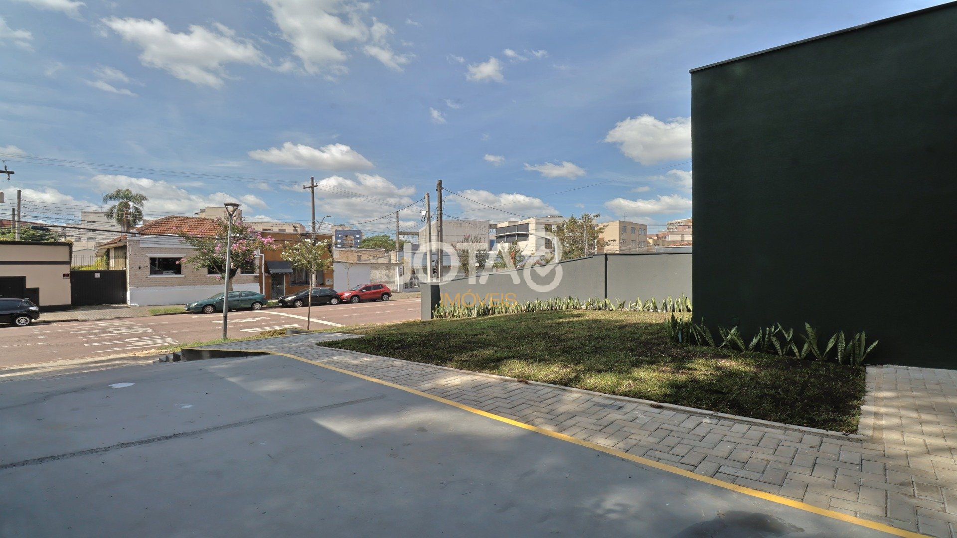 EXCELENTE ESPAÇO COMERCIAL REFORMADO