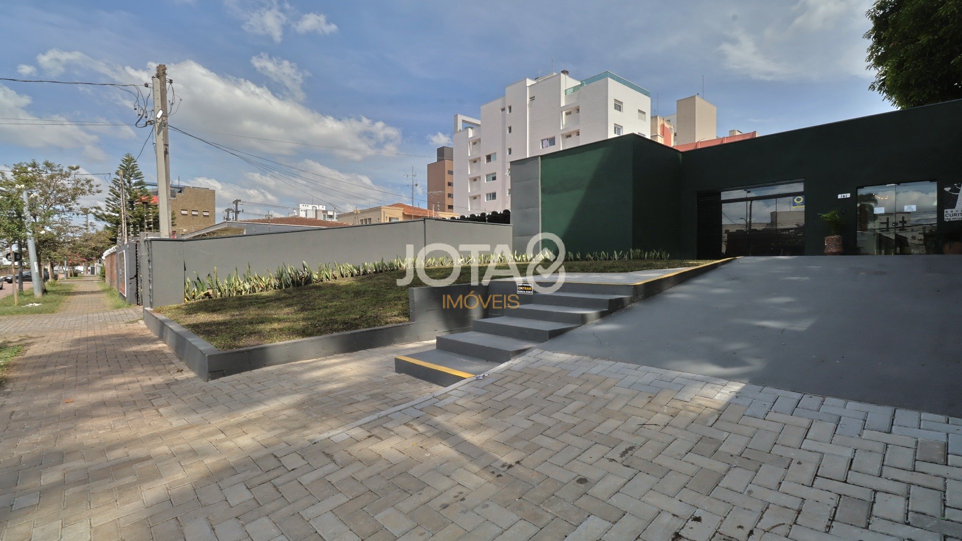 EXCELENTE ESPAÇO COMERCIAL REFORMADO