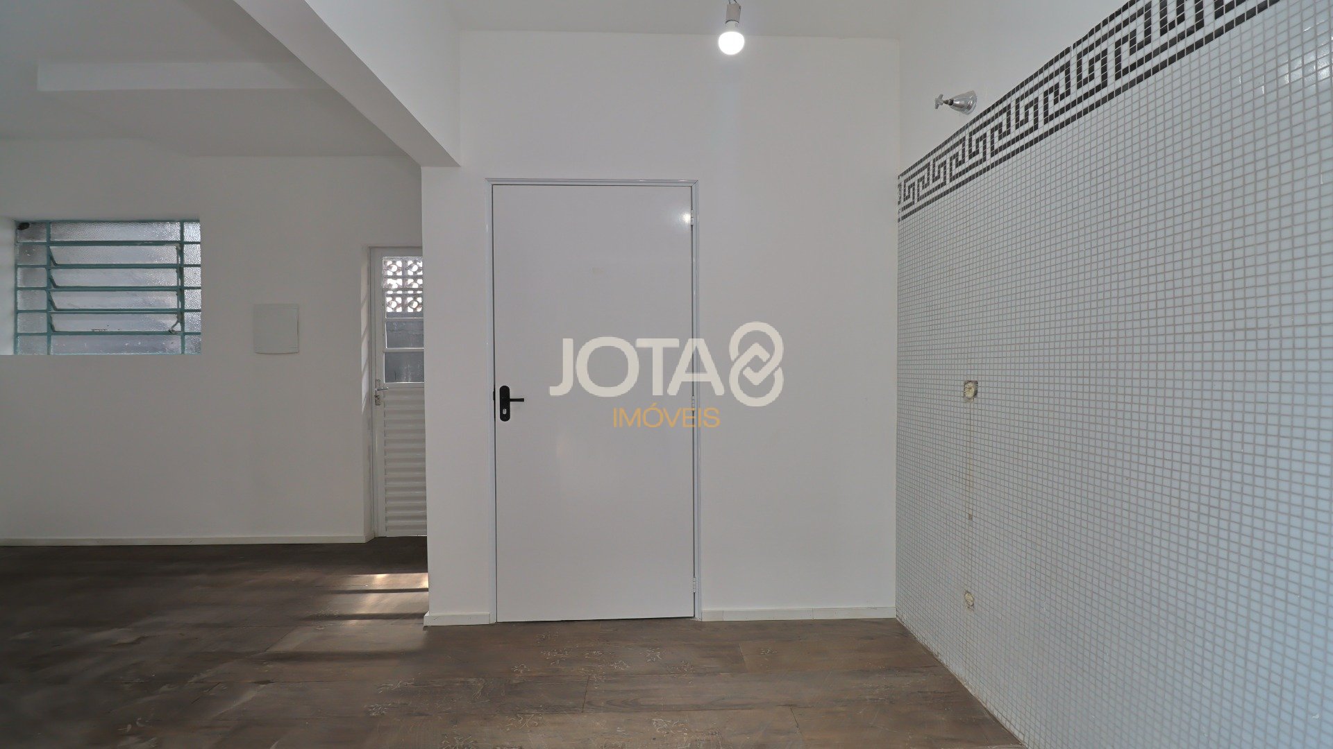 EXCELENTE ESPAÇO COMERCIAL REFORMADO