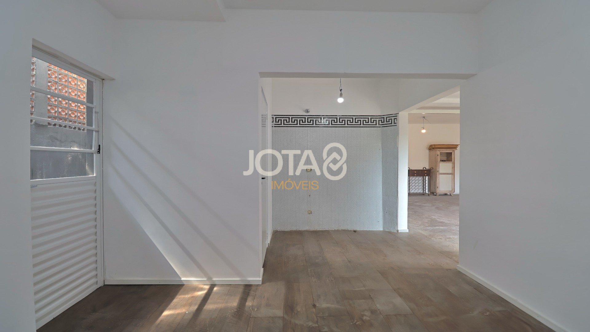 EXCELENTE ESPAÇO COMERCIAL REFORMADO