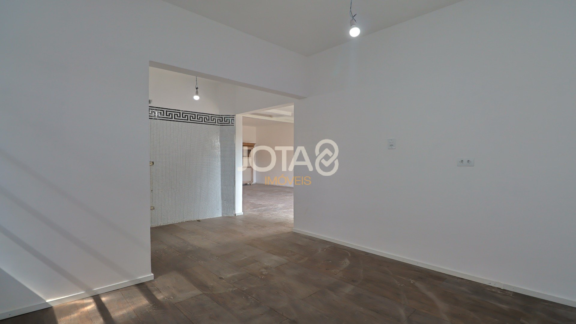 EXCELENTE ESPAÇO COMERCIAL REFORMADO