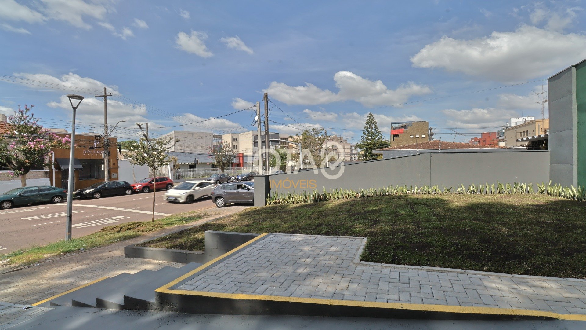 EXCELENTE ESPAÇO COMERCIAL REFORMADO