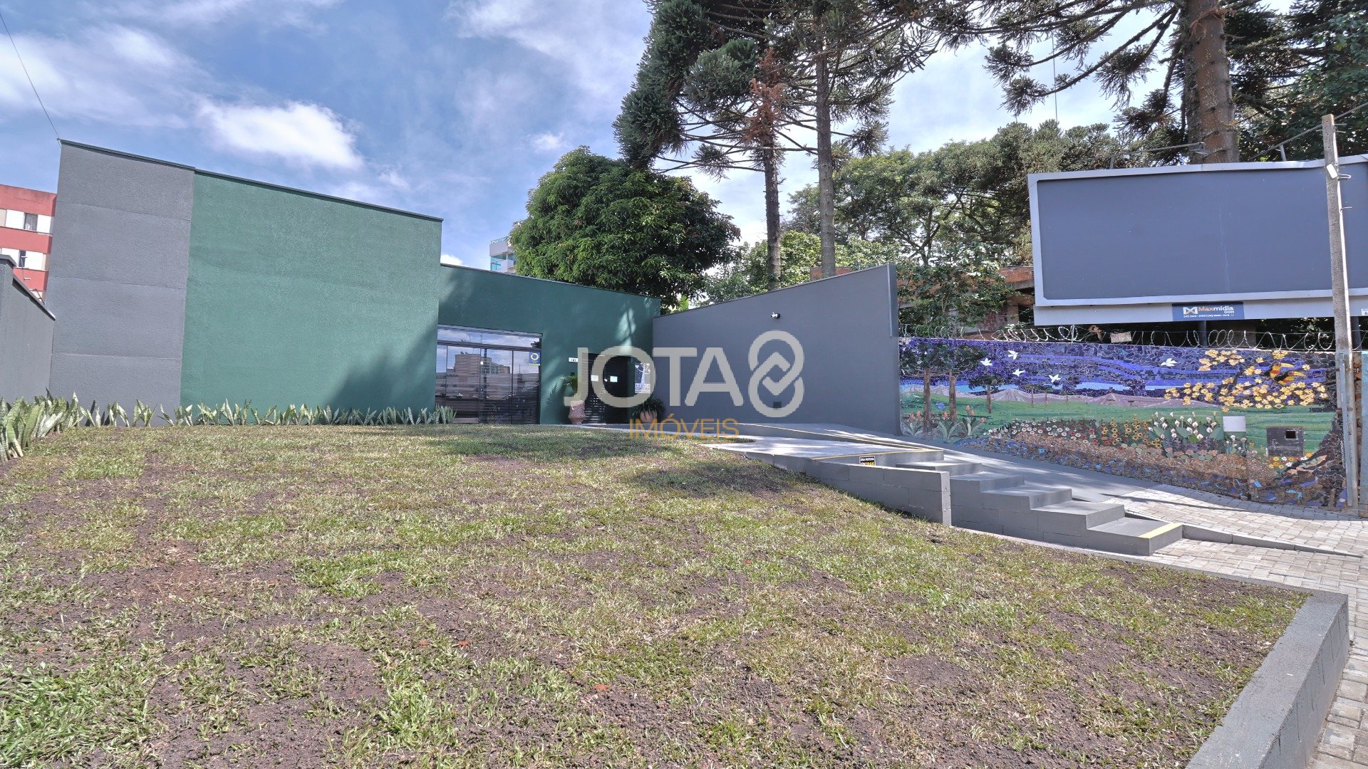 EXCELENTE ESPAÇO COMERCIAL REFORMADO