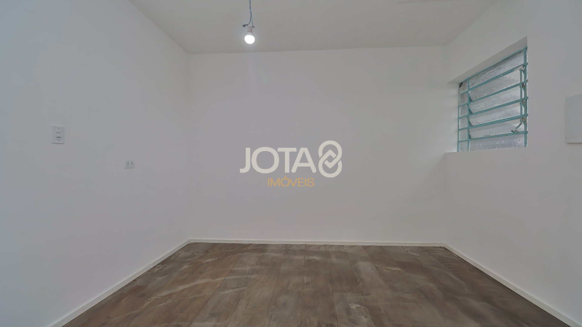 EXCELENTE ESPAÇO COMERCIAL REFORMADO