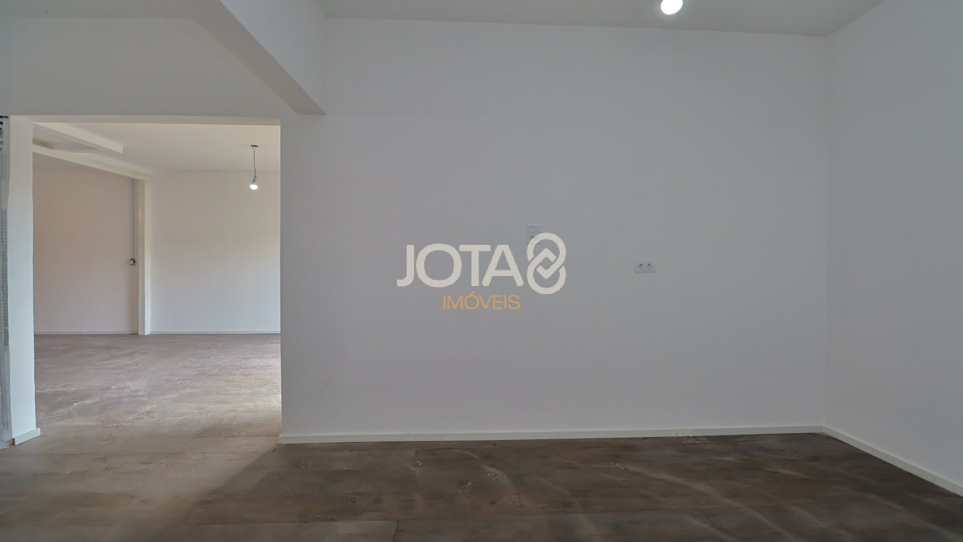 EXCELENTE ESPAÇO COMERCIAL REFORMADO