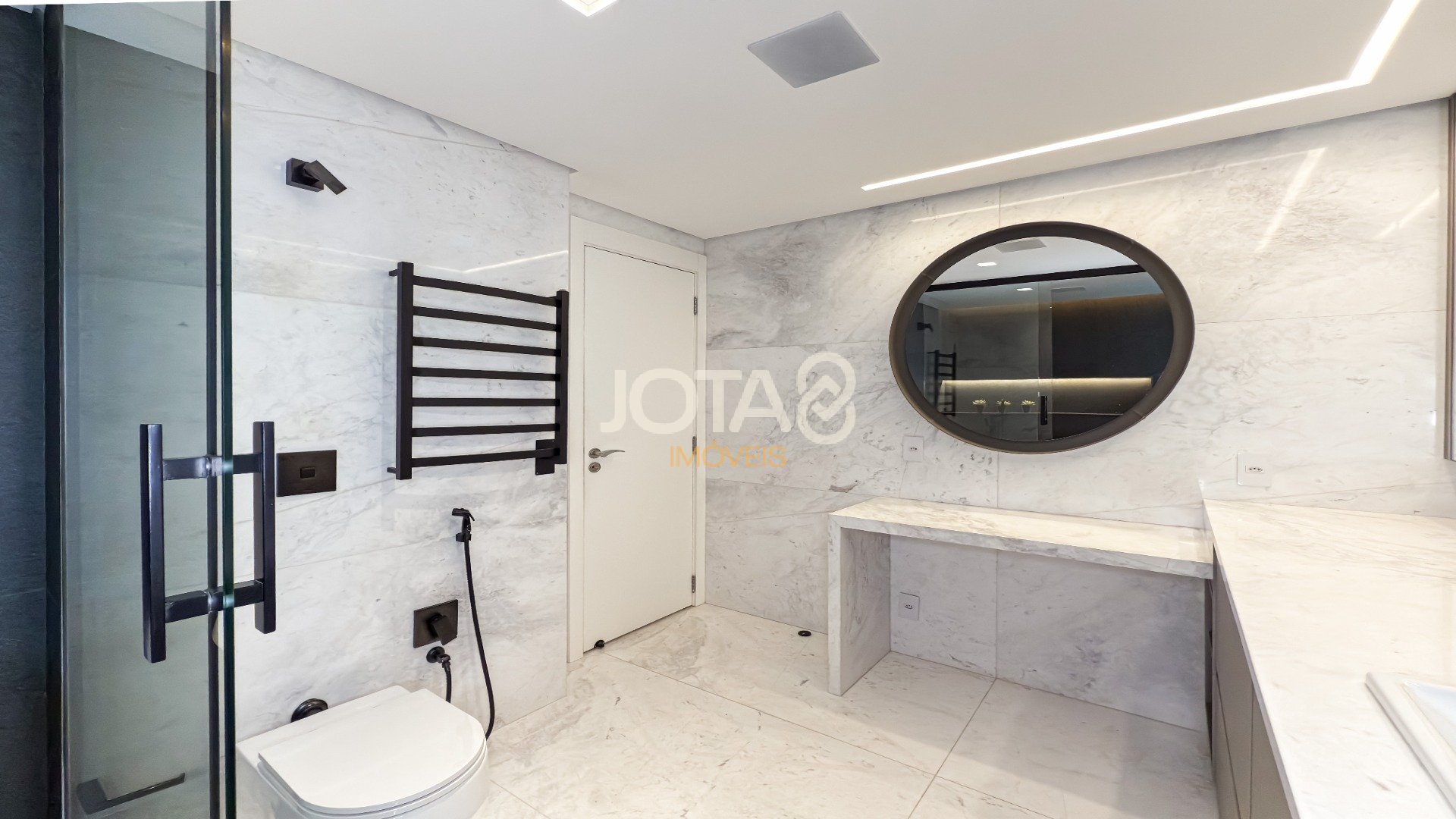 APARTAMENTO SOFISTICADO COM 3 SUITES EM LOCALIZAÇÃO NOBRE NO BATEL