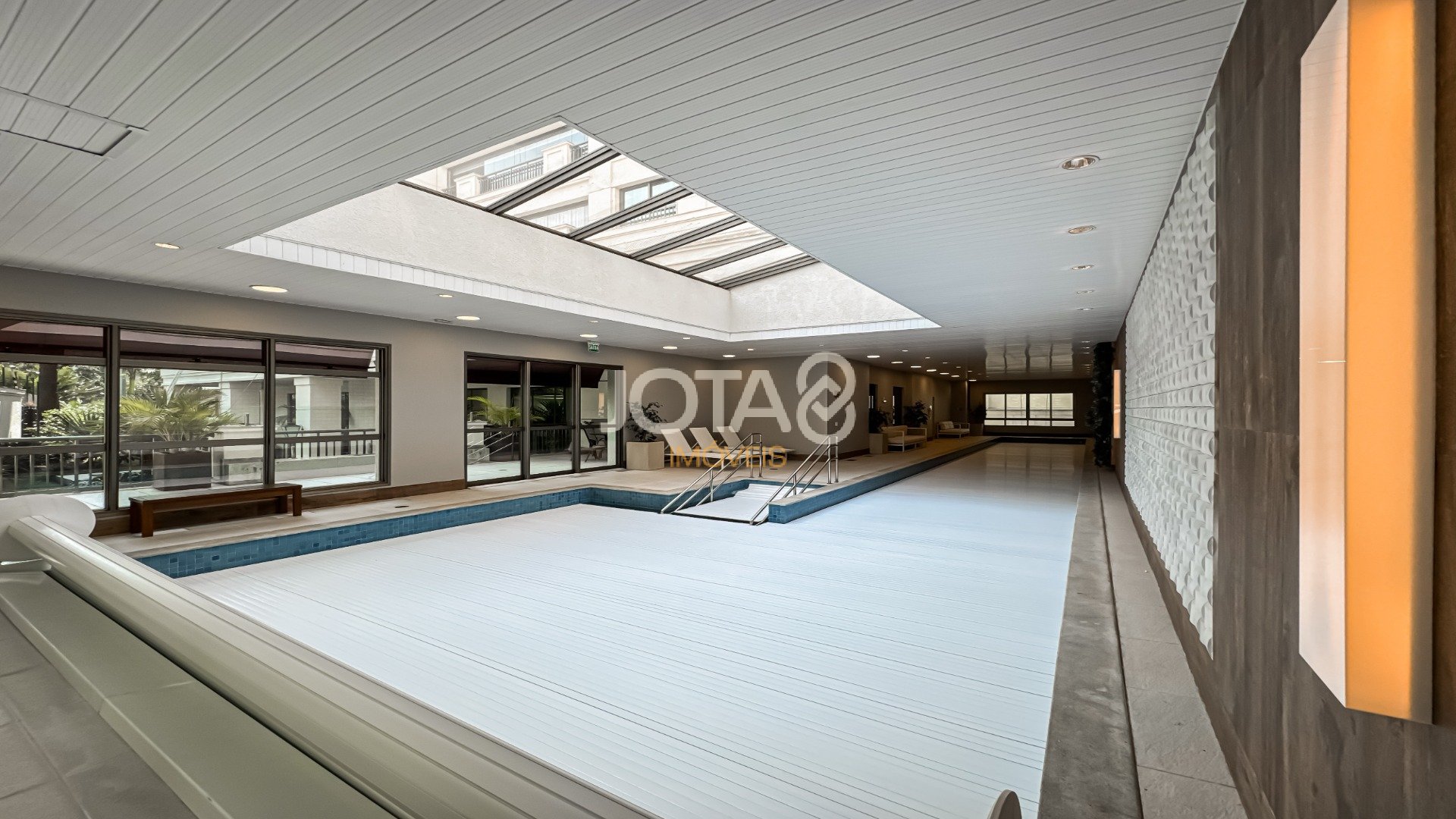 APARTAMENTO SOFISTICADO COM 3 SUITES EM LOCALIZAÇÃO NOBRE NO BATEL