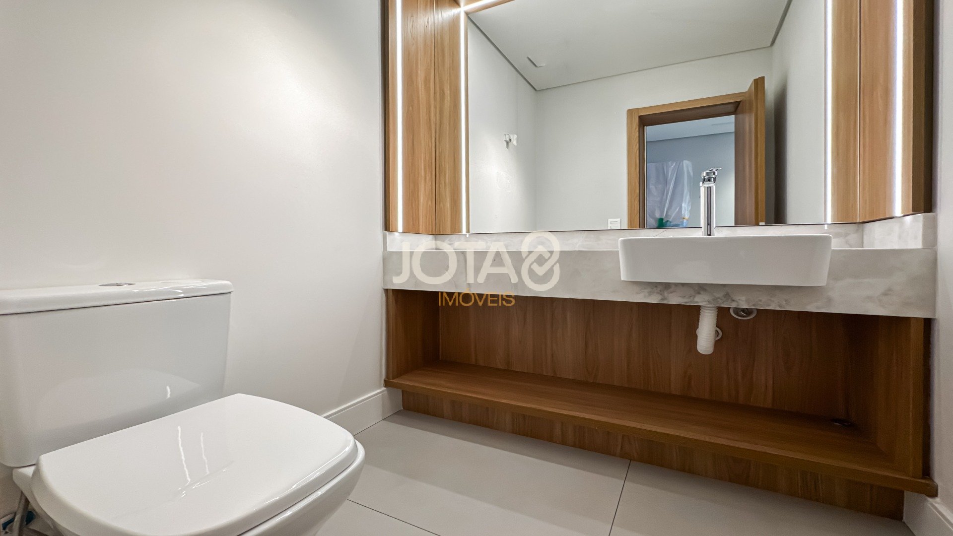 APARTAMENTO GARDEN DECORADO COM 2 SUÍTES PERTO DO GRACIOSA!