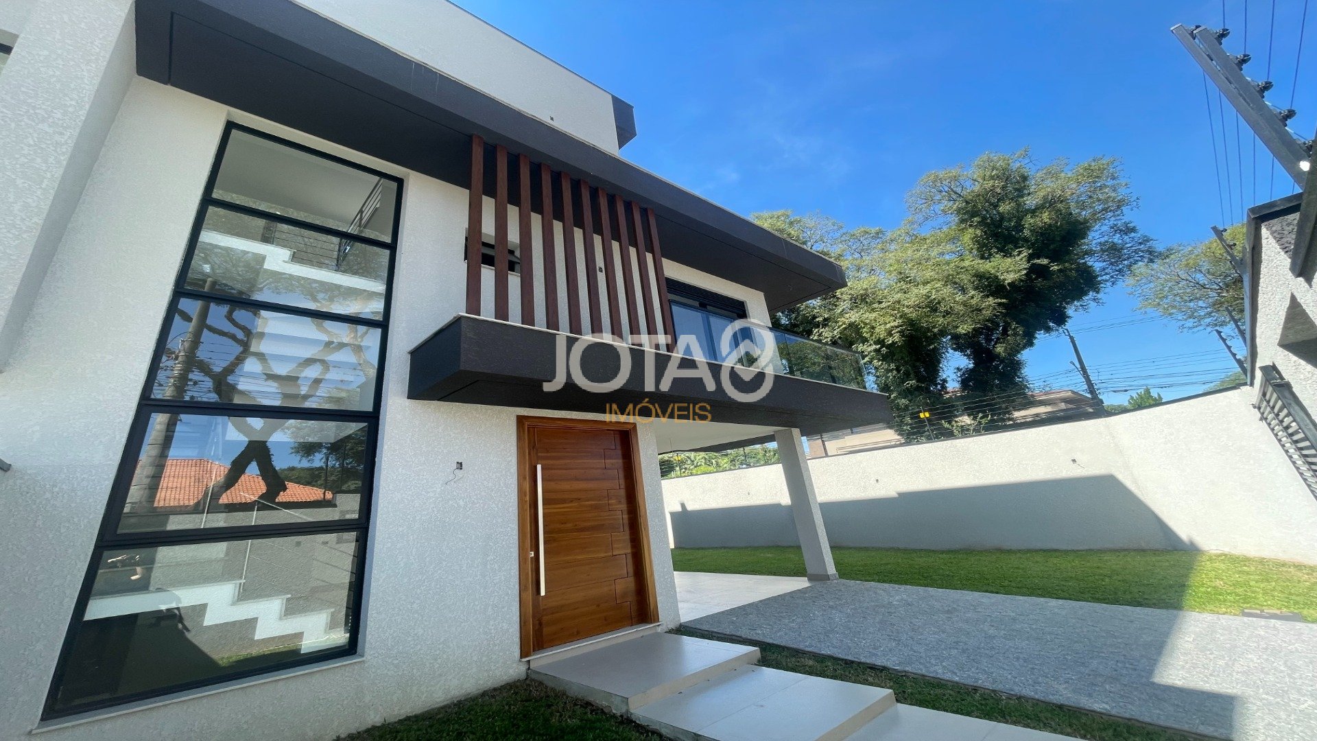 SOBRADO NO AGUA VERDE, ESQUINA COM TERRRENO