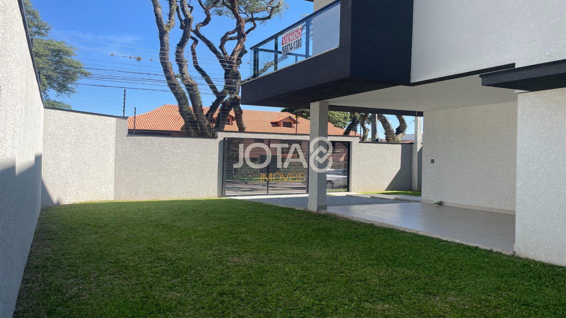 SOBRADO NO AGUA VERDE, ESQUINA COM TERRRENO