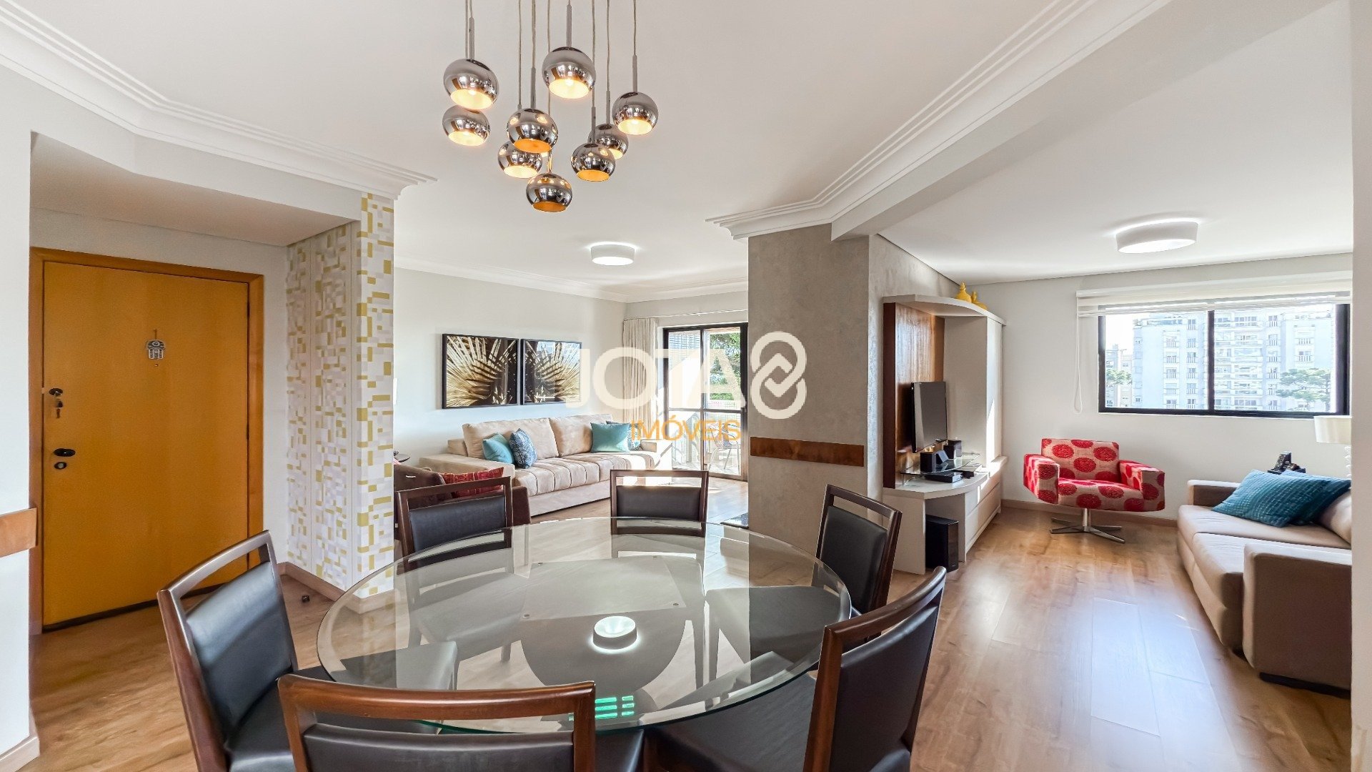 APÊ COM 127M  CONDOMINIO CLUBE
